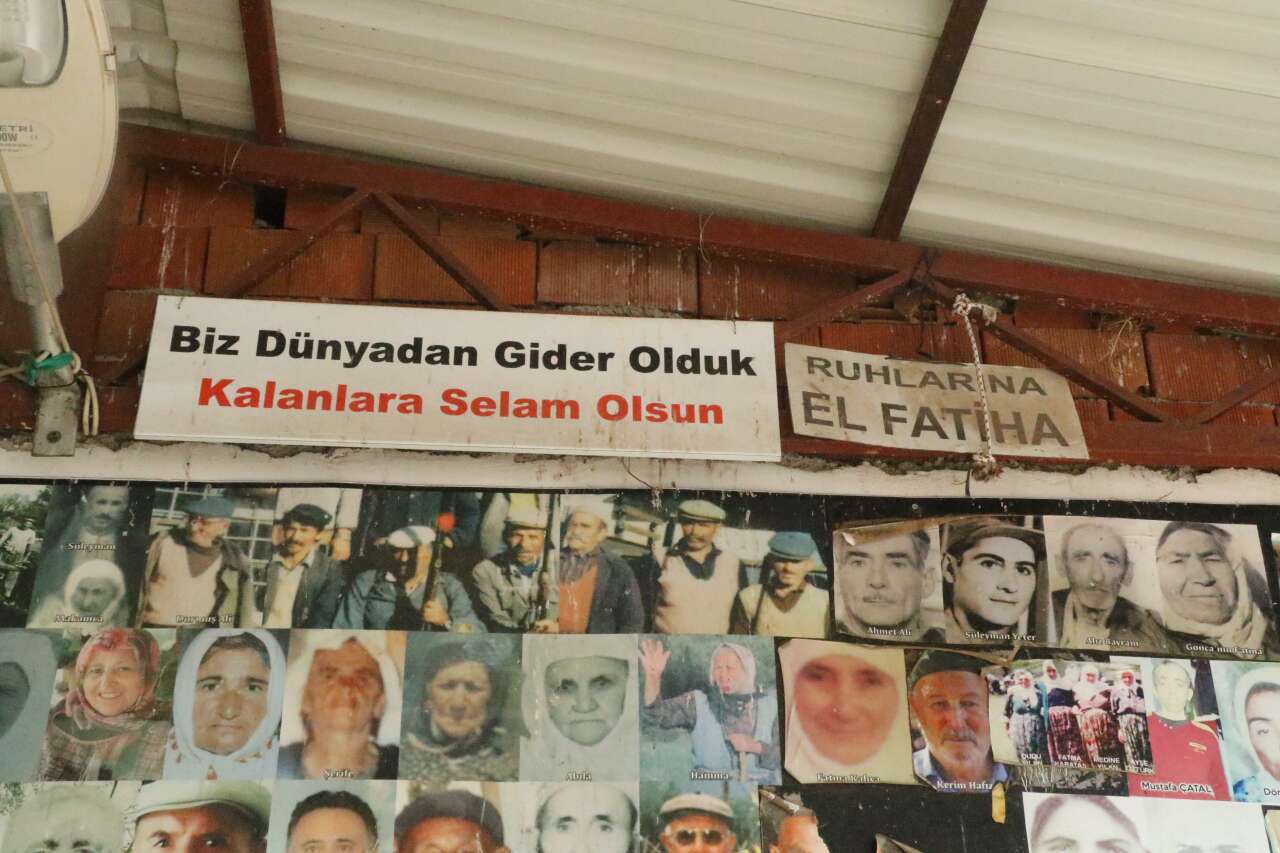8 yıl önce başladı! Bu duvarı gören dua etmeye başlıyor 2